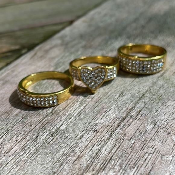 Rhinestone Heart  Engagement Ring Set - Picture 2 of 13